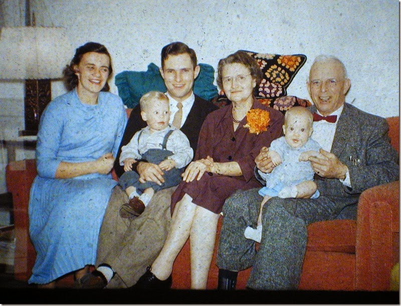 01 Winter family 3 generations 0157