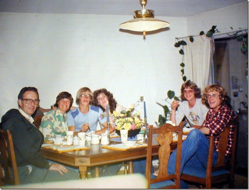 08 family dinner 0977